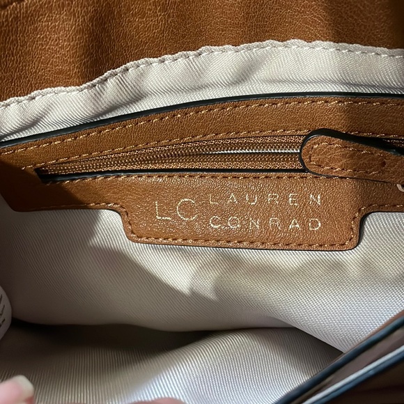 •LC LAUREN CONRAD•CAMEL WITH GOLD  TASSEL & TRIM CROSSBODY PURSE EUC - Picture 10 of 12